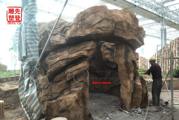 山西大同嘉年华假山榕树现场制作
