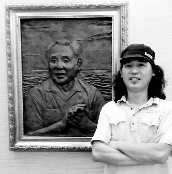 东郭：将敬仰开国元勋之情倾注到雕像创作中