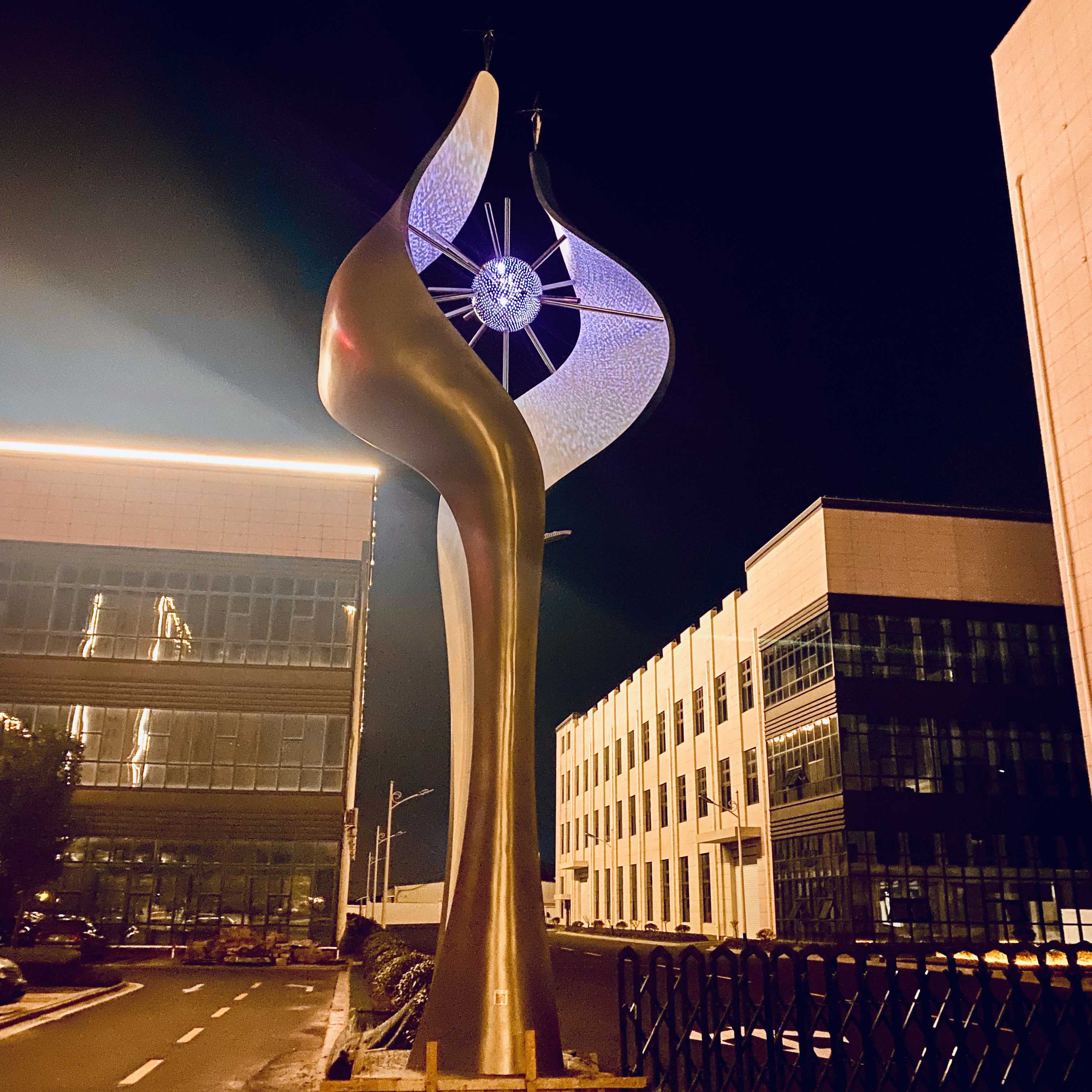 钢铁艺术,不锈钢心博网页展现的视觉盛宴